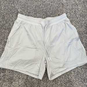 Mens Lululemon Stretch Satin Nylon Vapor Short 5”
